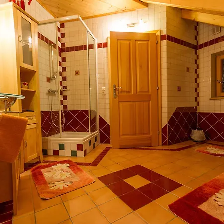 בית חווה Bioferienhof Brueckler *